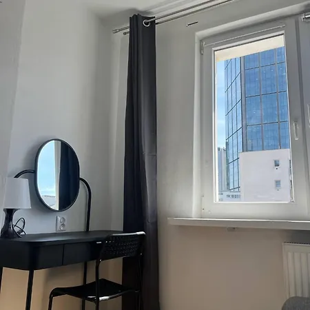 On Center Near To Zlote Tarasy With Perfect View And Parking By P&m شقة *